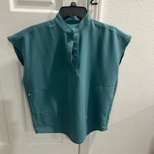 Hydrogreen fig scrub top